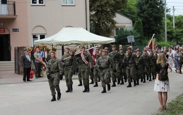 Uroczystość odsłonięcia popiersia generała J&oacute;zefa Dowbor-Muśnickiego w Nowym Garbowie  7
