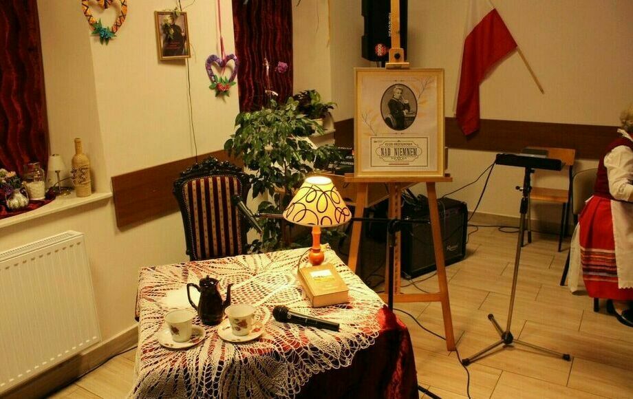 Zdjęcie do Narodowe Czytanie  &bdquo;Nad Niemnem&rdquo; w  Dziennym Domu Seniora...