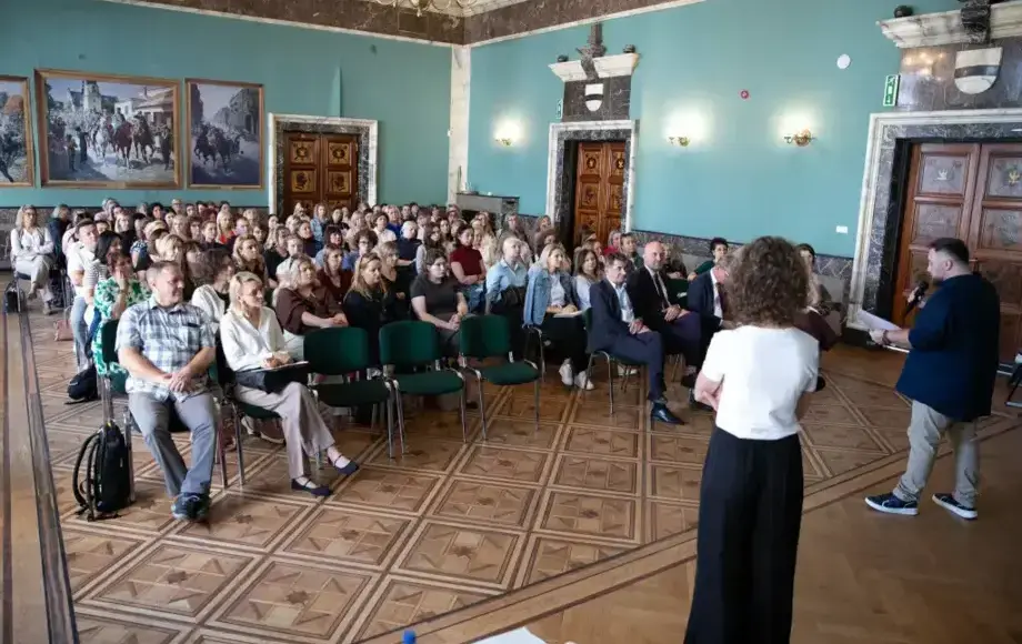 Konferencja: Niebezpieczne wzorce internetowe wśród młodzieży szkolnej. Przejawy patologicznych zachowań w mediach społecznościowych