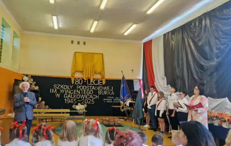 JUBILEUSZ 80-LECIA SZKOŁY PODSTAWOWEJ  IM. WINCENTEGO BURKA W GAŁKOWICACH