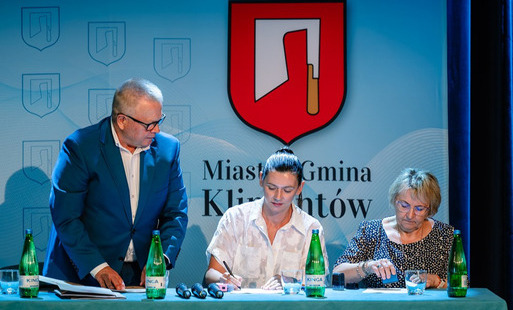 Zdjęcie do Gmina Dwikozy otrzymała środki na realizację zadania pn.: &bdquo;Mała infrastruktura turystyczna Parku Zieleniec w Dwikozach&rdquo;   